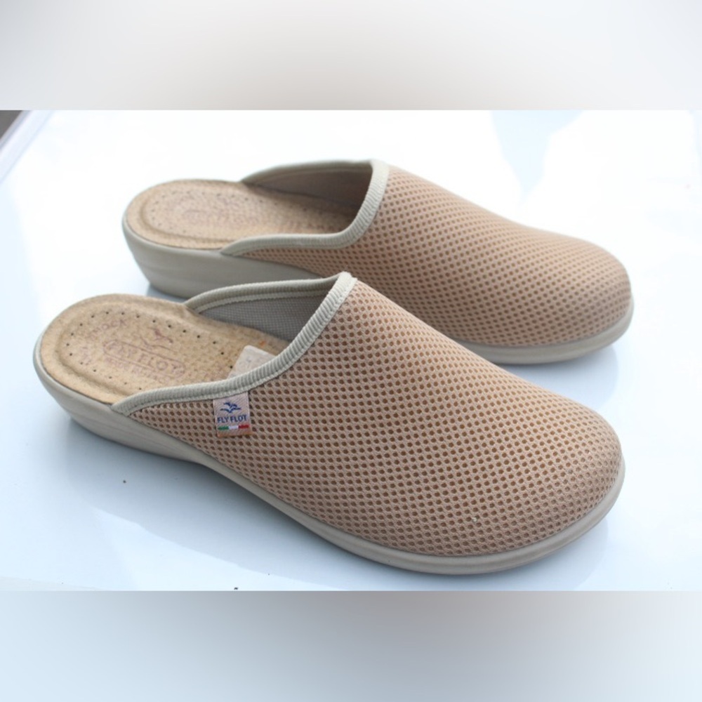 Fly Flot mules